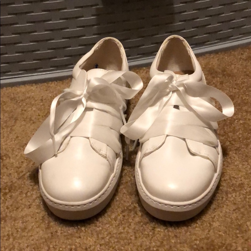 Call it spring ribbon shoes